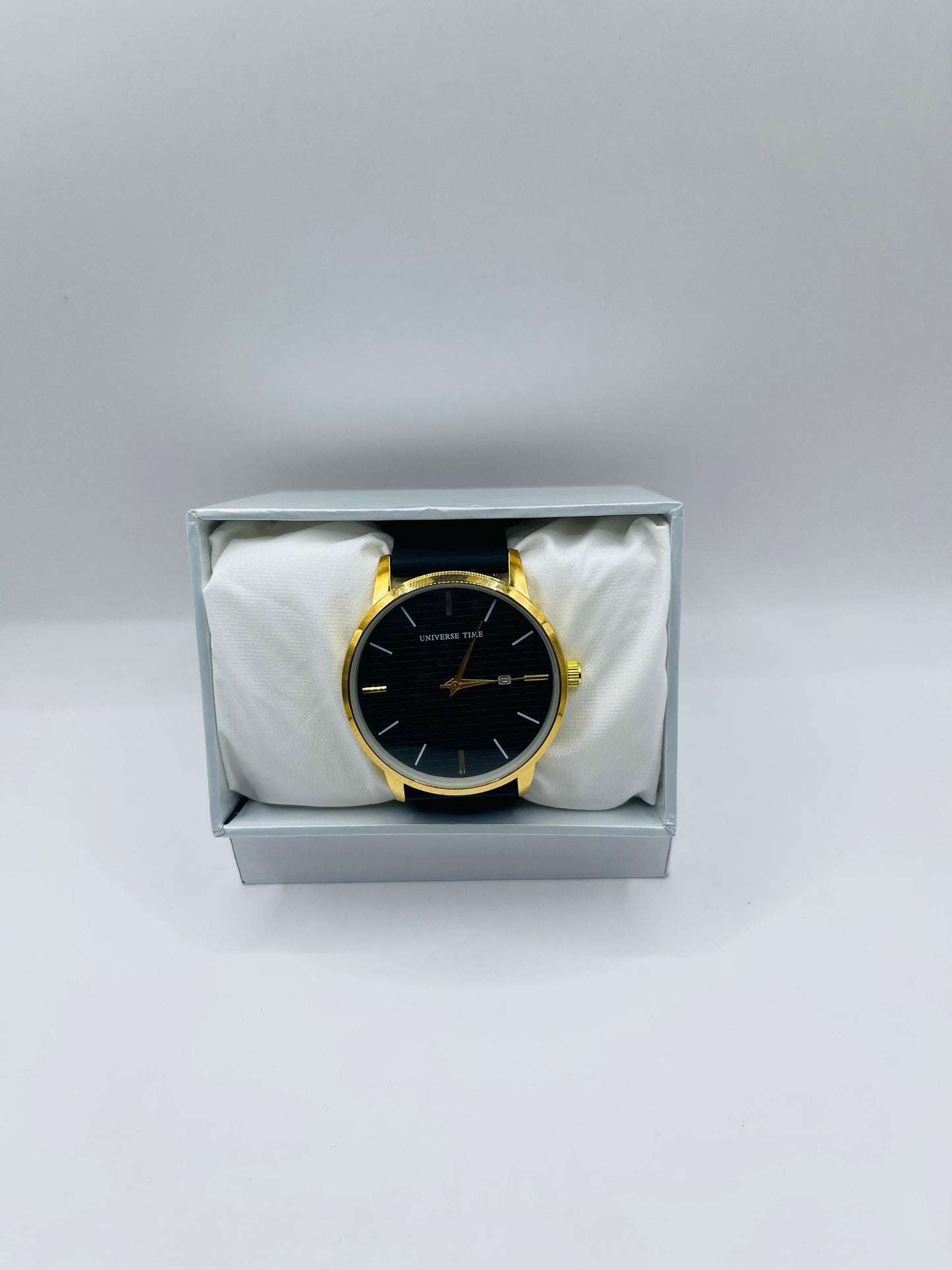 Midnight Aura | Gilded Black Modern Classic