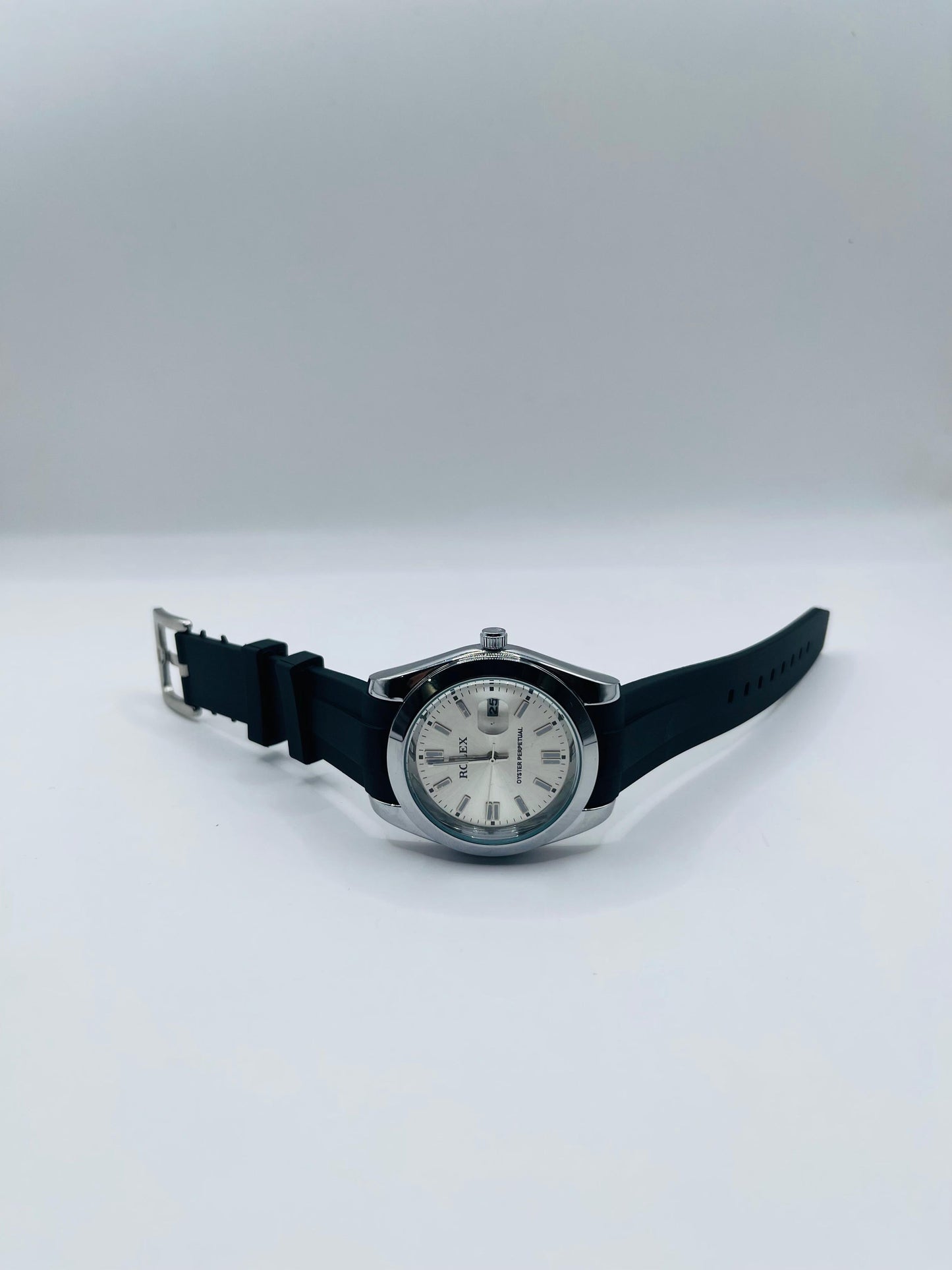 Silverstream Date | Polished Case Black Strap Timepiece