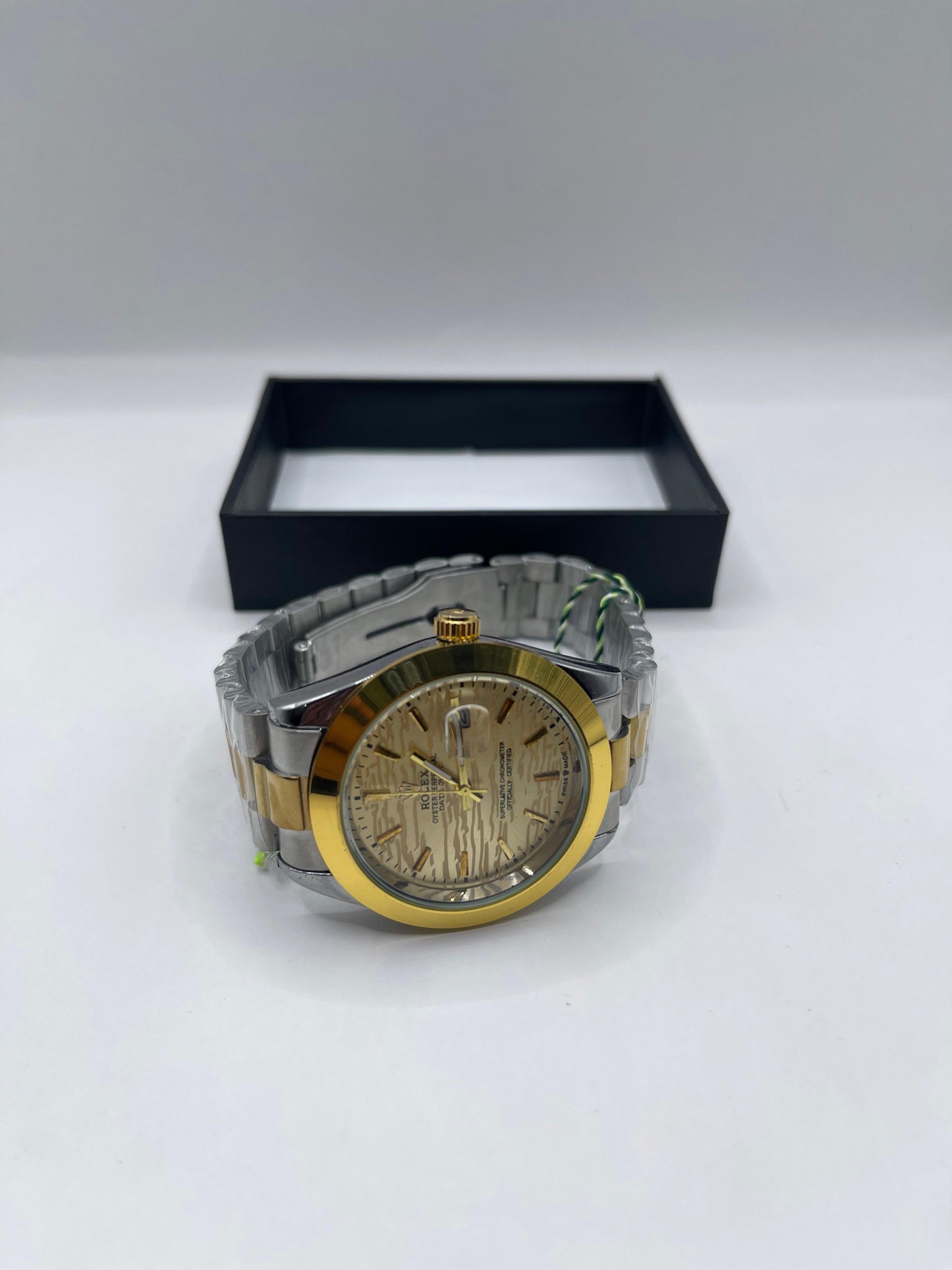 Golden Eclipse | Two-Tone Fluted Bezel Date Watch
