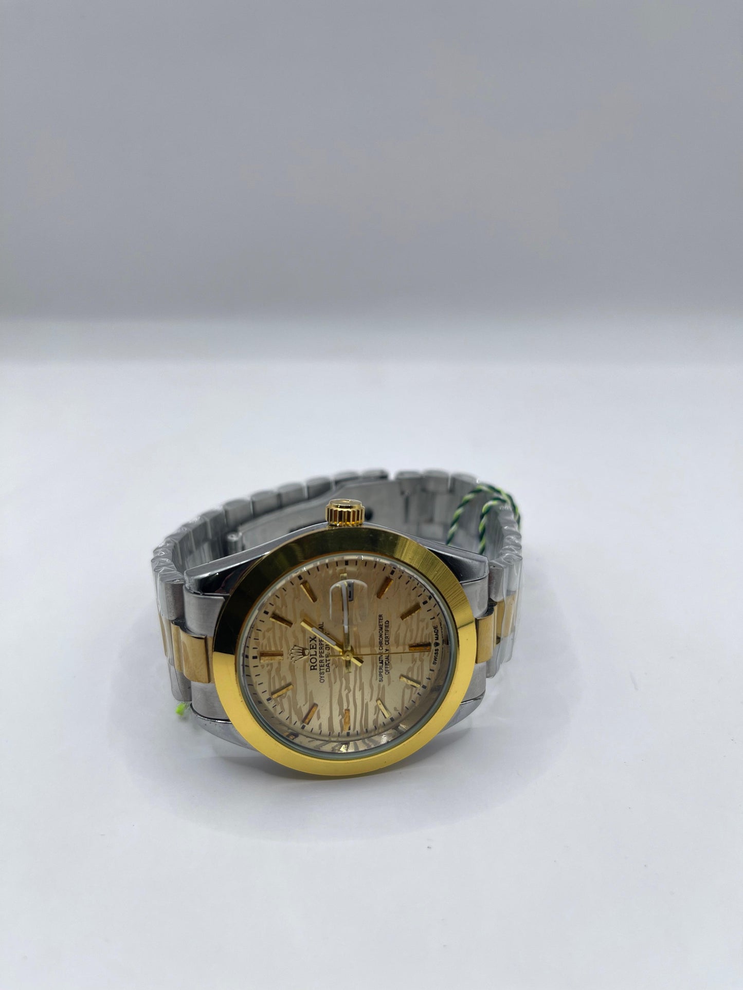 Golden Eclipse | Two-Tone Fluted Bezel Date Watch