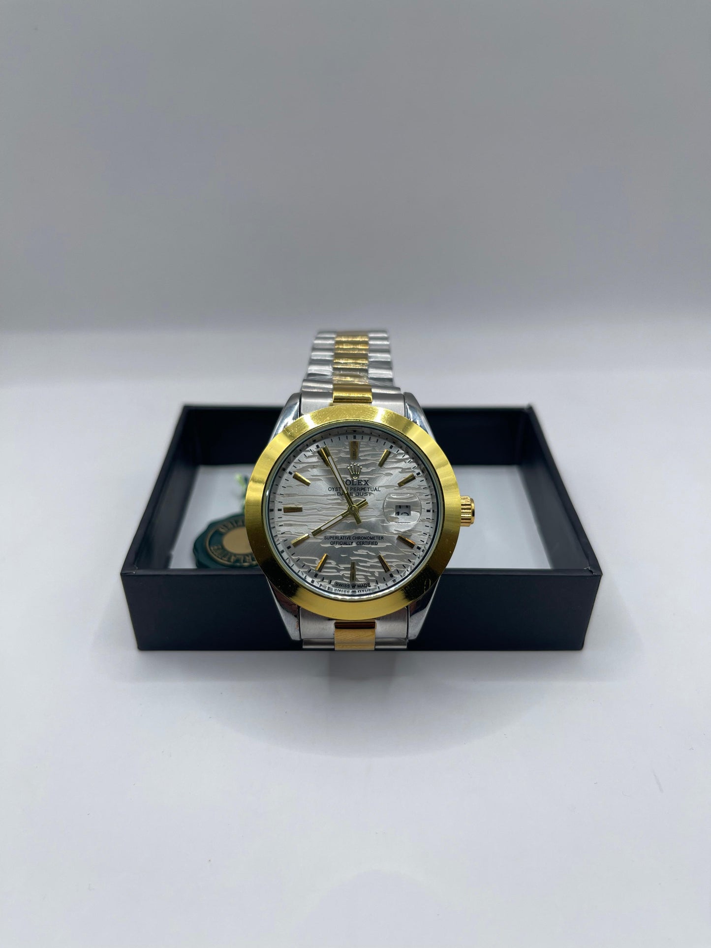 Golden Eclipse | Two-Tone Fluted Bezel Date Watch
