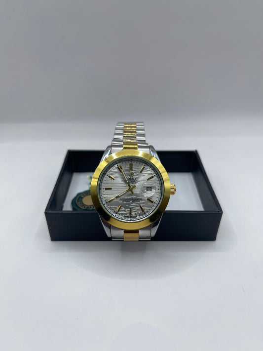 Golden Eclipse | Two-Tone Fluted Bezel Date Watch