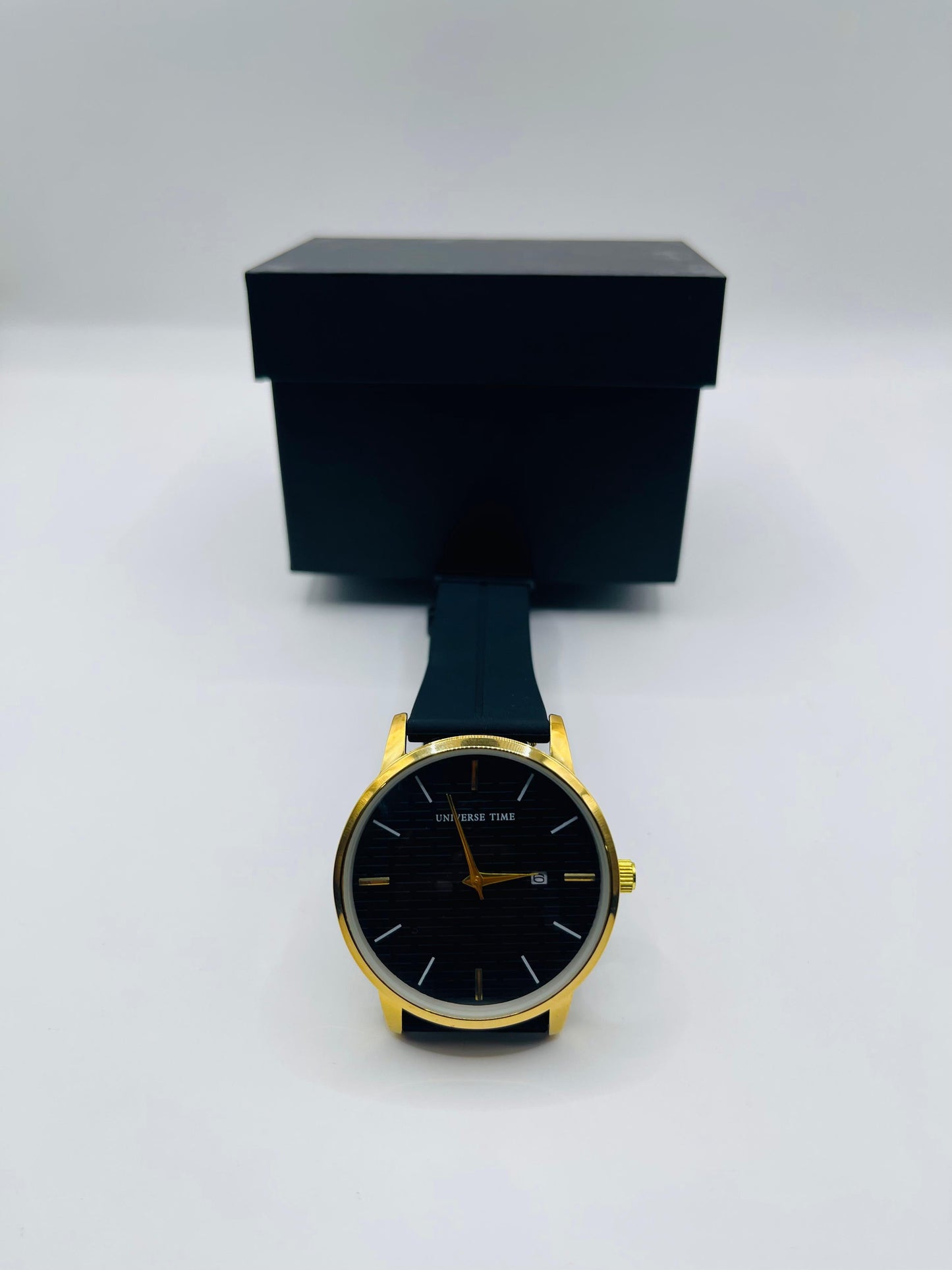Midnight Aura | Gilded Black Modern Classic